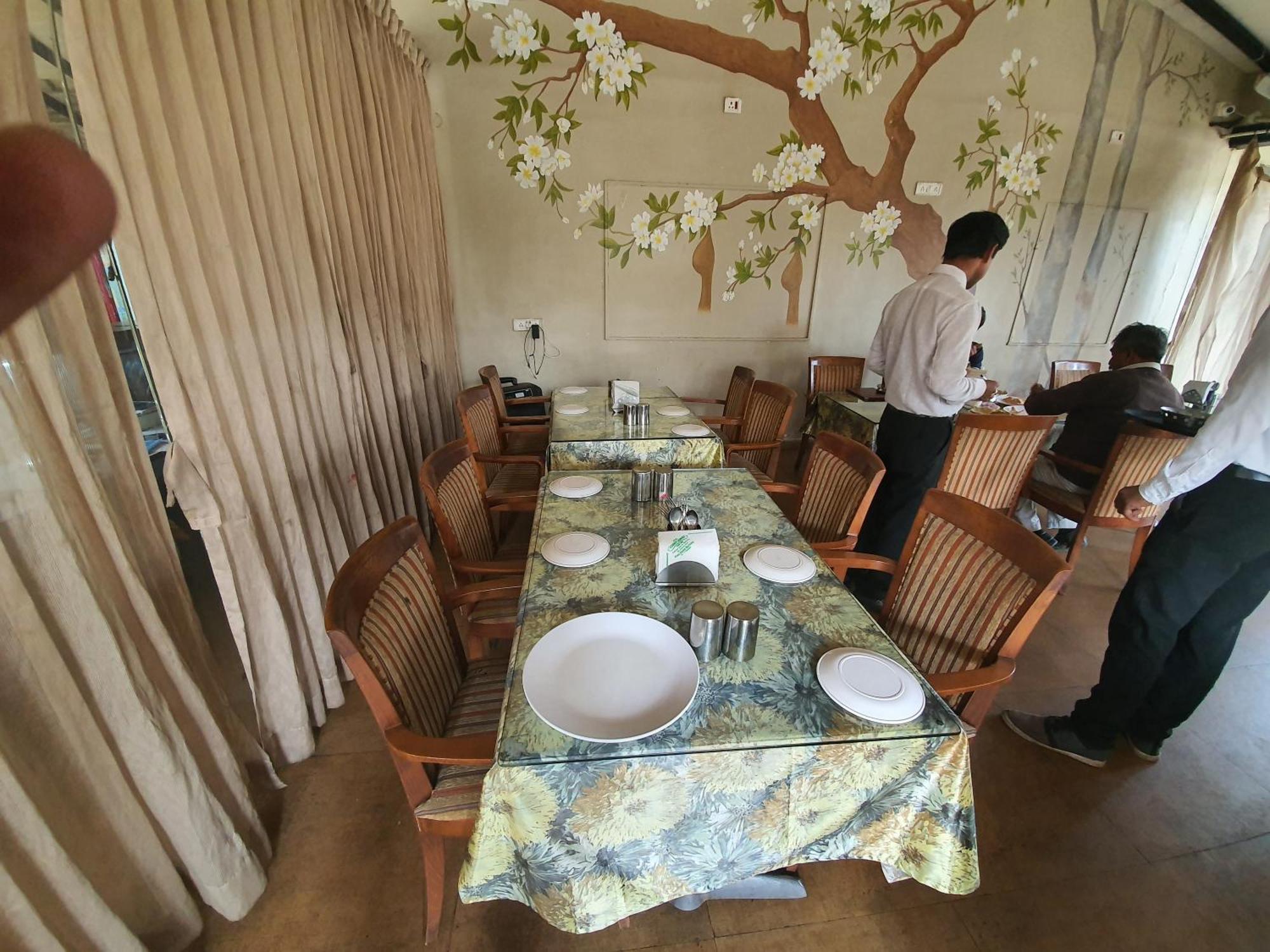 Liva Rooms Nashik Exterior foto