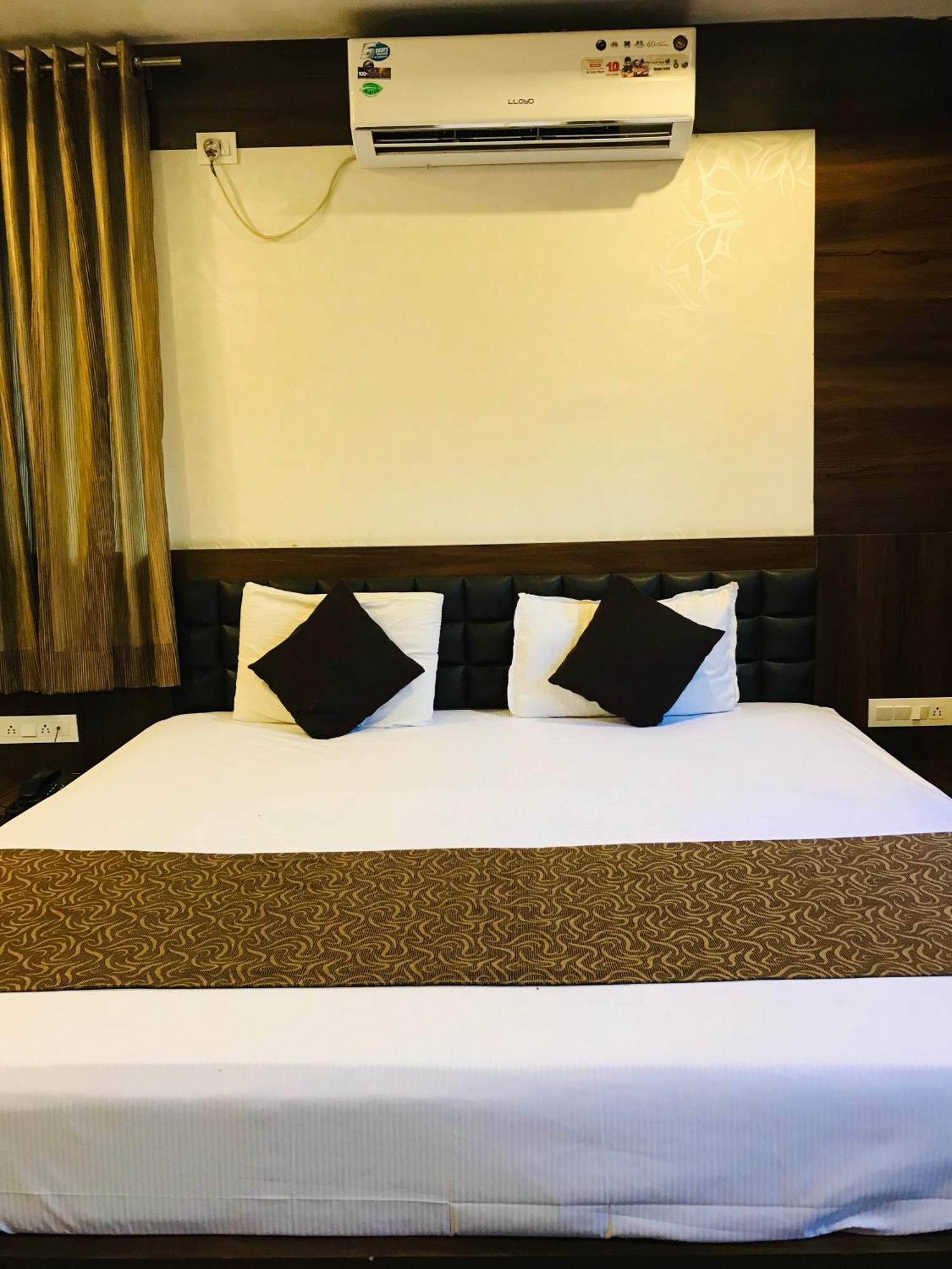 Liva Rooms Nashik Exterior foto